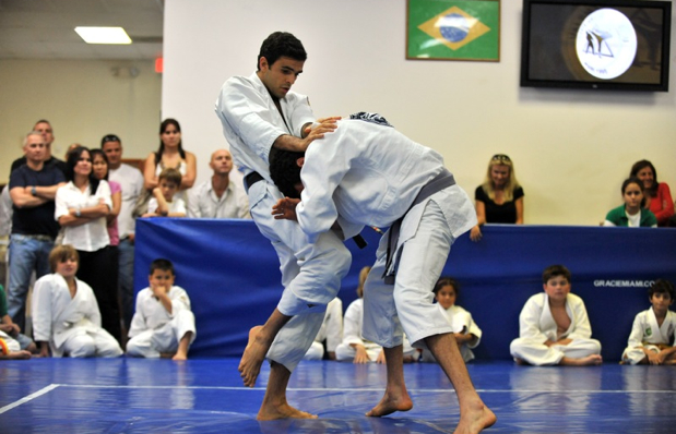 Valente Academy teaches Gracie Jiu-Jitsu more focused on self defense