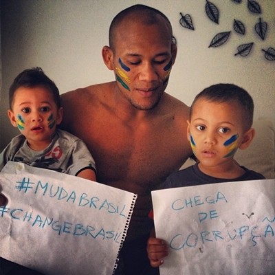 Jacare with his sons