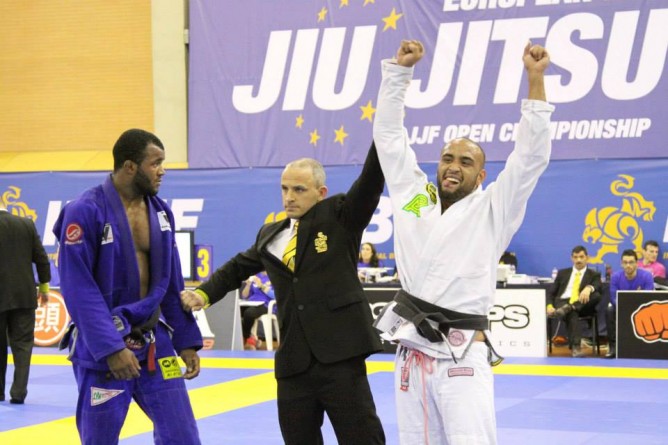 Yuri Simoes beat Jackson Souza