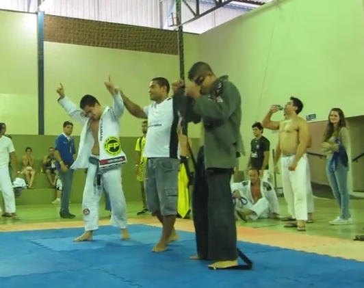 BJJ Blue Belt Dominates & Defeats Black Belt In Competition In Brazil