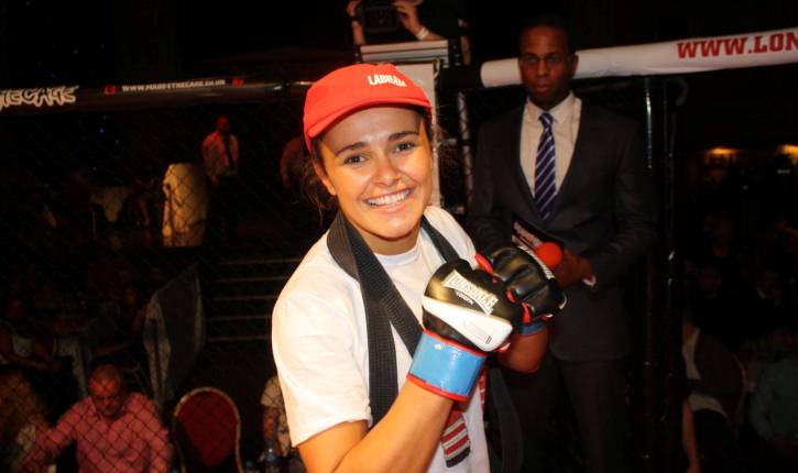 Michelle Nicolini Wins By 1rst Round Submission In Her MMA Fight