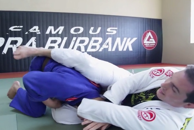 Motorcycle Choke from the Butterfly Guard demonstrated by Alberto Crane 3rd degree black belt