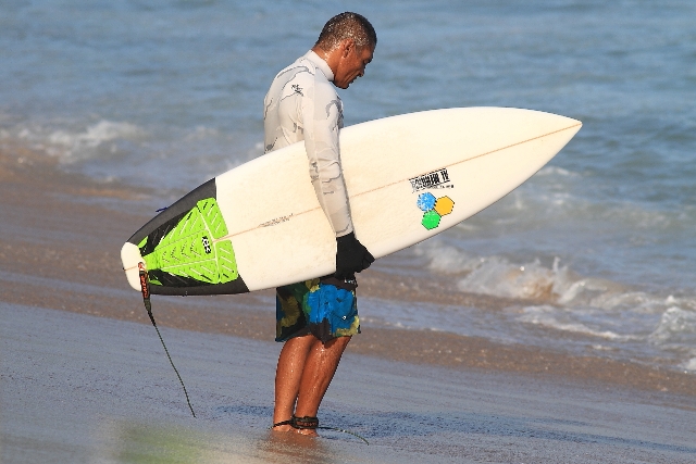 (Video) Rickson Gracie Visits Billabong Rio Pro & Talks About Surfing