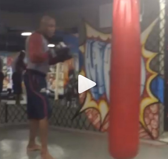 (Video) Anderson Silva Unleashing Kicks With His Broken Leg On A Heavy Bag