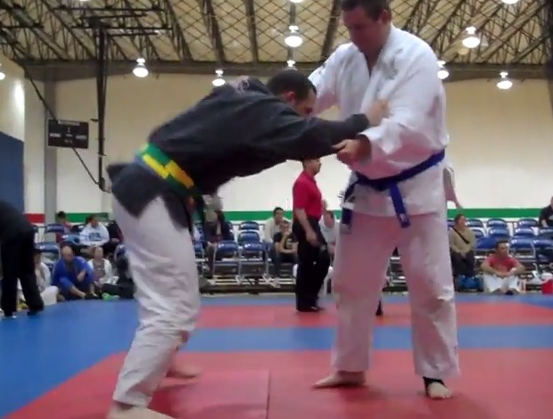 (Video) Watch How a Lightweight BJJ Player Defeated an Ultra-heavyweight Judo Player