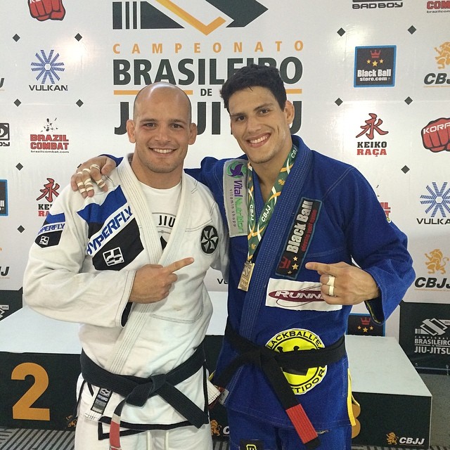 Xande had to pull out of a final match at 2014 Brasileiros vs Felipe Pena because of an injury