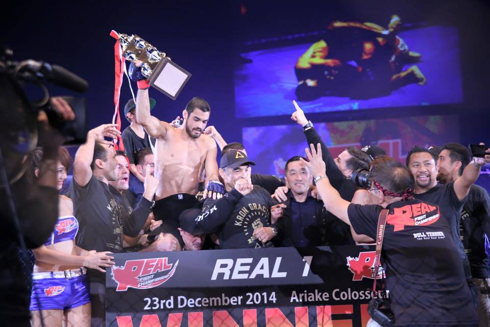 Watch Kron Gracie’s MMA Debut, Pulls Guard & Gets the Tap!