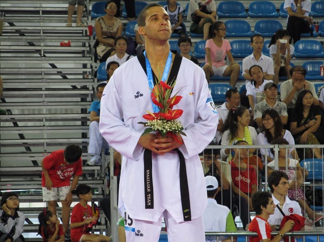 Top Brazilian Taekwondo Athlete Mocks Anderson Silva’s Olympic Bid