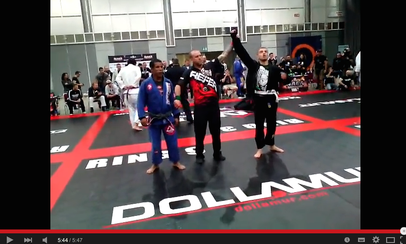 White Belt with Background in Chess Defeats BJJ Black Belt (Naga Germany 2015)