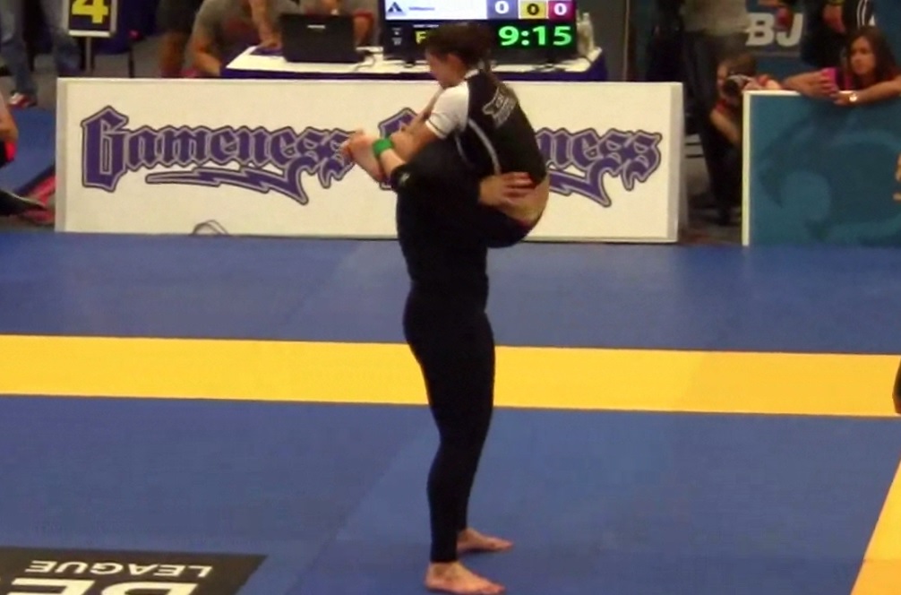 Watch: How Gabi Garcia Defends a Triangle