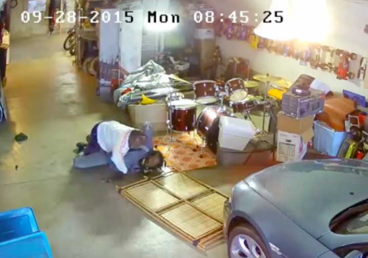 Watch: Victim Outgrapples Armed Robber