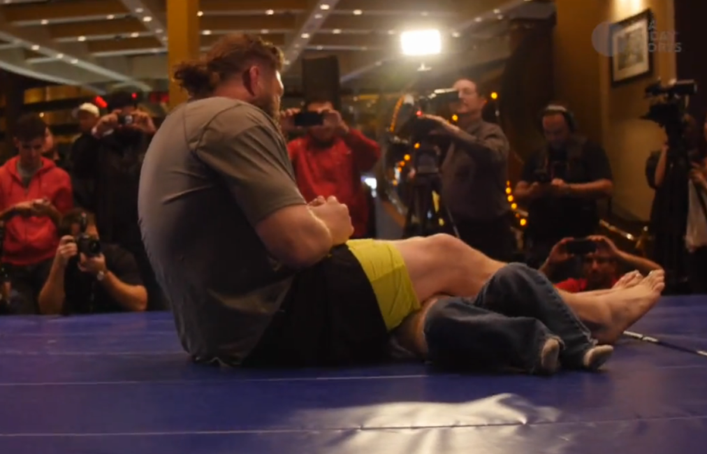 Toddler-Jitsu: Roy Nelson Rolling with 3 Year Old Son