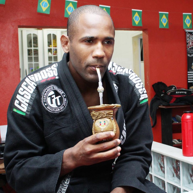Fernando Terere drink a Terere. Photo by Hywel Teague of FloGrappling.com