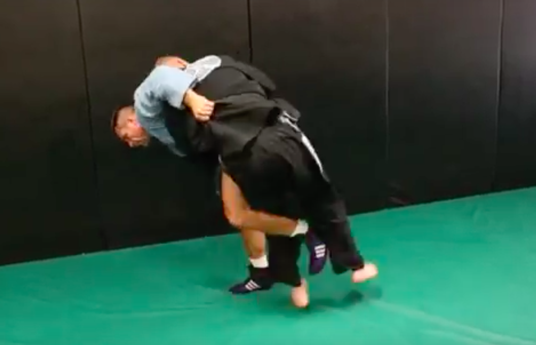 How To Use The ‘Georgian Grip’ To Set Up Throws in BJJ