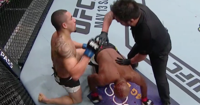 Whittaker Finishes Jacare Souza With Ease UFC on FOX