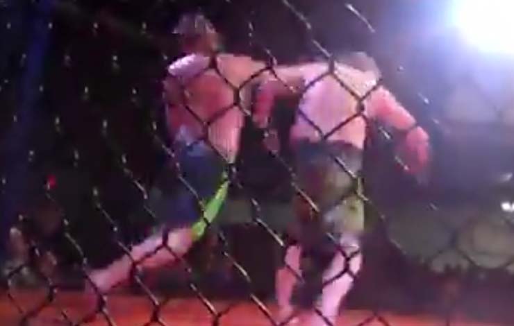 Video) 53 Year Old Dad Fights 21 Year Old Son in MMA on an Hour&#39;s Notice