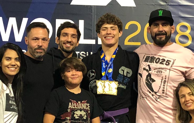 Roberto Jimenez On A War Path -Submitted 10 Opponents On Road To Purple Belt Gold