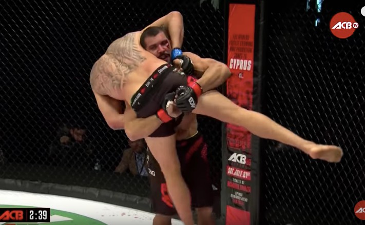 Rodolfo Vieira Puts On Grappling Clinic in His Fourth MMA Bout