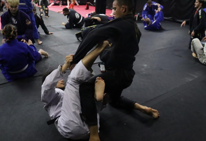 How Often Should You Roll to Win & Roll to Learn in BJJ Training?