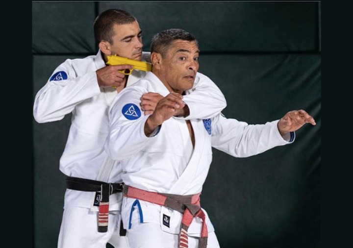 Should Your Brazilian Jiu-Jitsu Training Really Include Weapons Defense?