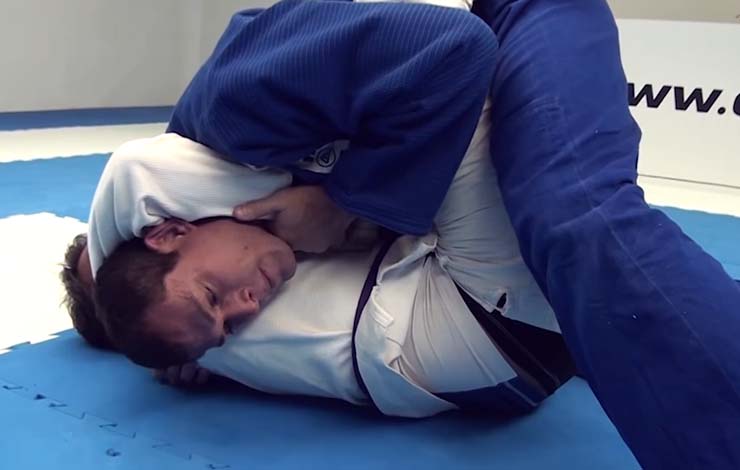 Roger Gracie Shows How To Defend a Tight Guillotine