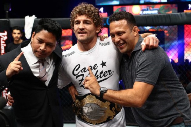 Ben Askren Takes a Dig At BJJ –  High level BJJ guy Chokes Very Low Level Grappler & People Be Like #BJJ4life