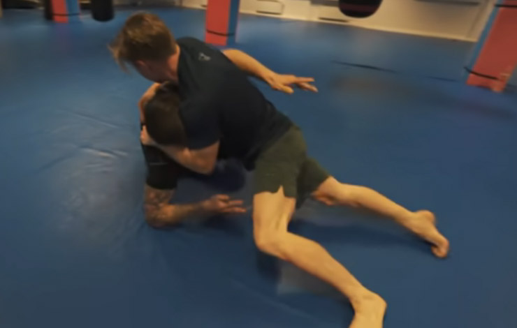 World-Class Climber Tests His Grip Strength Grappling MMA Fighter
