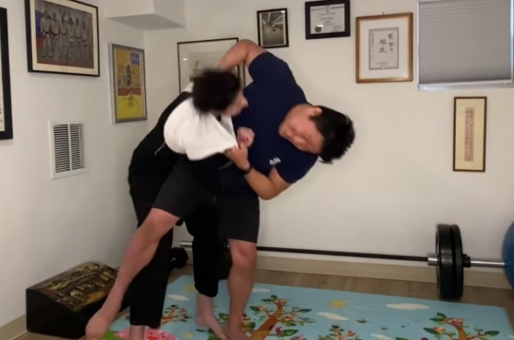 How To Use The T-Shirt To Set Up Massive Throws For Self Defense