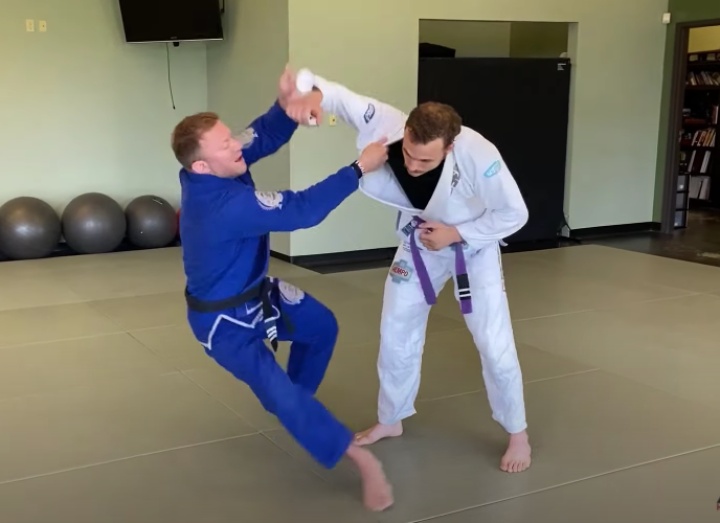 Wrestle in The Gi with this Super Simple Takedown – The Collar Drag