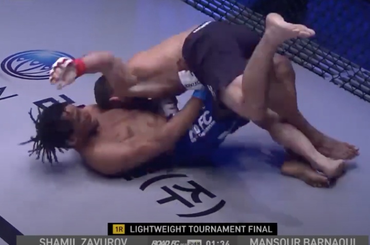 MMA Fighter Sweeps Everyone in The Cage With This Simple Sweep