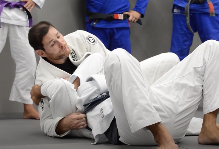 Roger Gracie Shows his Favorite Choke from Side Control