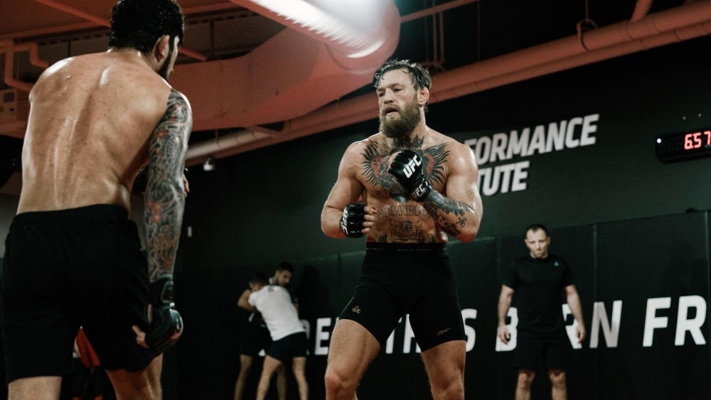 Middleweight UFC title fight sets the scene for McGregor’s comeback