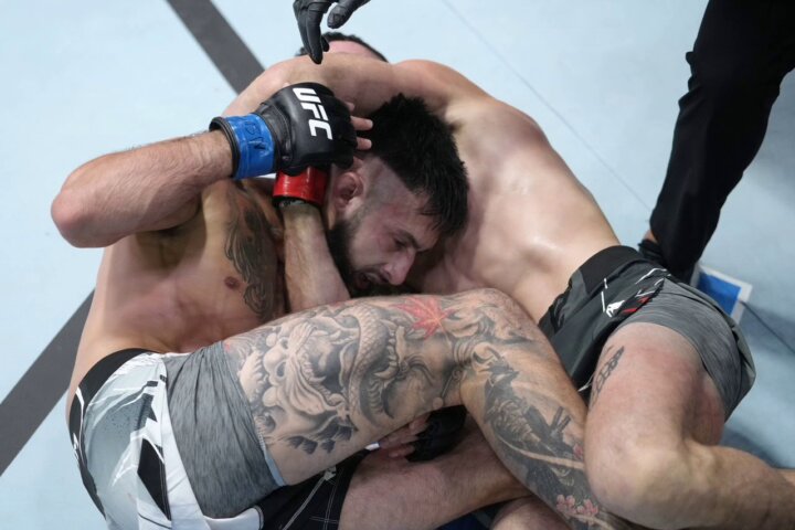 UFC Vegas 36: Erosa Taps Out Jourdain with Darce Choke