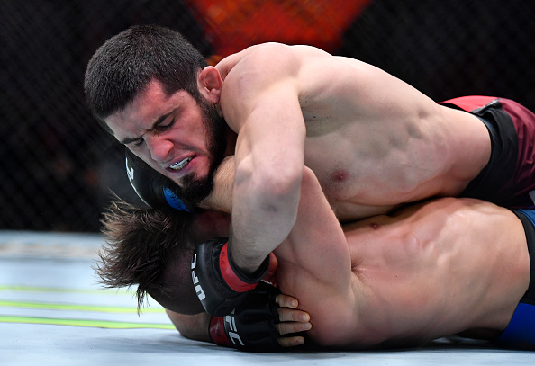 10 Of The Best Grapplers In MMA