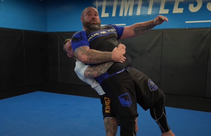 185 lbs BJJ Black Belt Shows How To Out-Grapple a 315 lbs MMA Fighter
