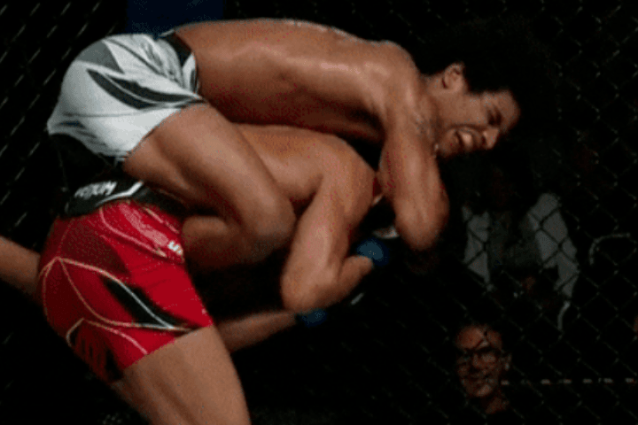 UFC Vegas 41: Alex Caceres Sets Up a Standing Body Triangle & Rear Naked Choke