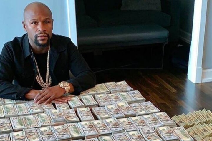 Floyd Mayweather Gives Advice To Young Fighters: “F*ck The Money”