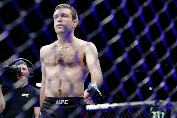 UFC 269: Ryan Hall Uses First-Class Grappling, Wins via Decision