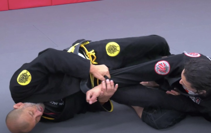 Surprise Armbar To Counter a Straight Footlock