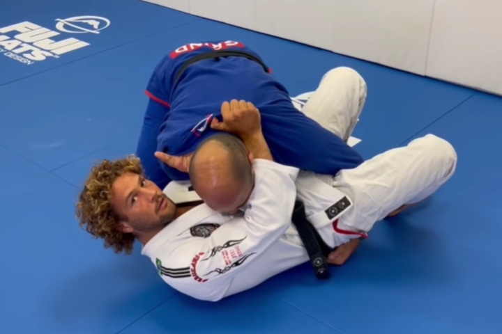 Here’s How To Apply The Baseball Bat Choke Against An Over-Under Pass