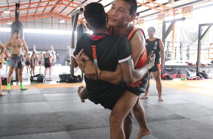 Muay Thai Champion Teaches Brilliant Bodylock Clinch Takedown