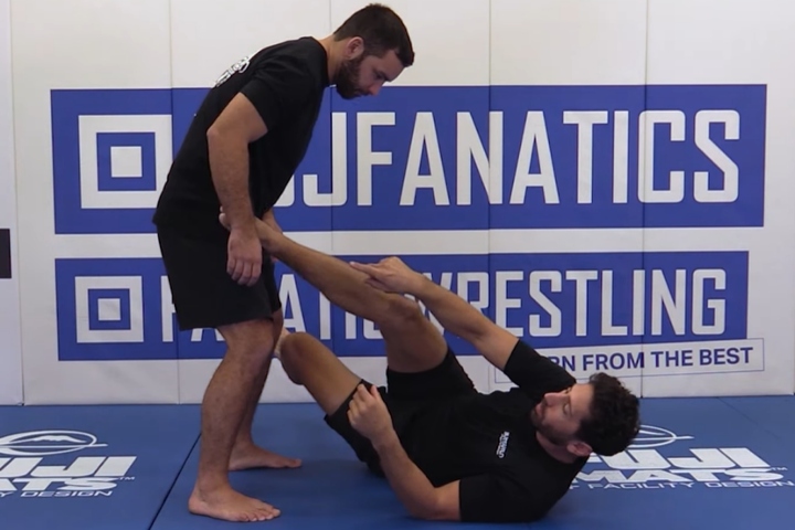 The “Scissor” Is An Extremely Useful Movement In BJJ & You Need To Practice It