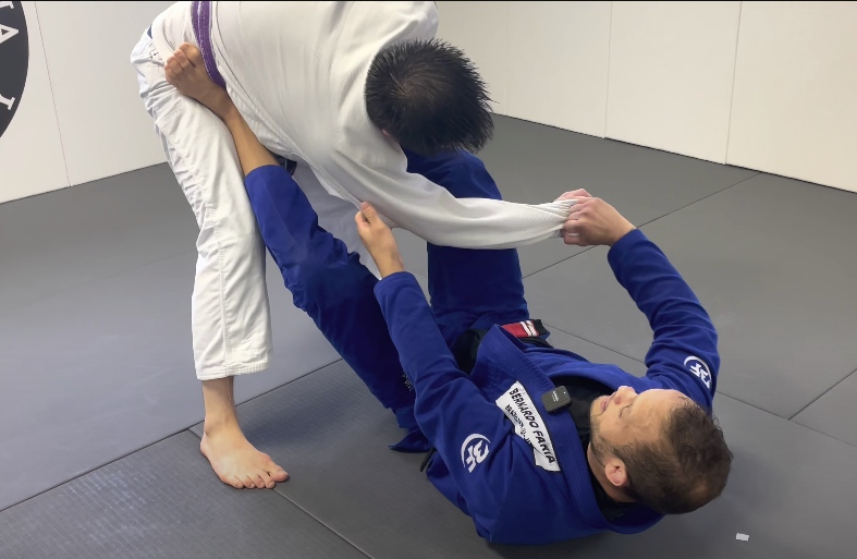 3 Ways to Consistently Sweep Bigger Opponents in Jiu-Jitsu