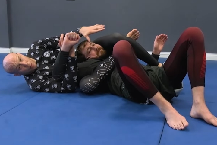 Is This The Tightest Triangle Choke Setup From The Back – Ever?