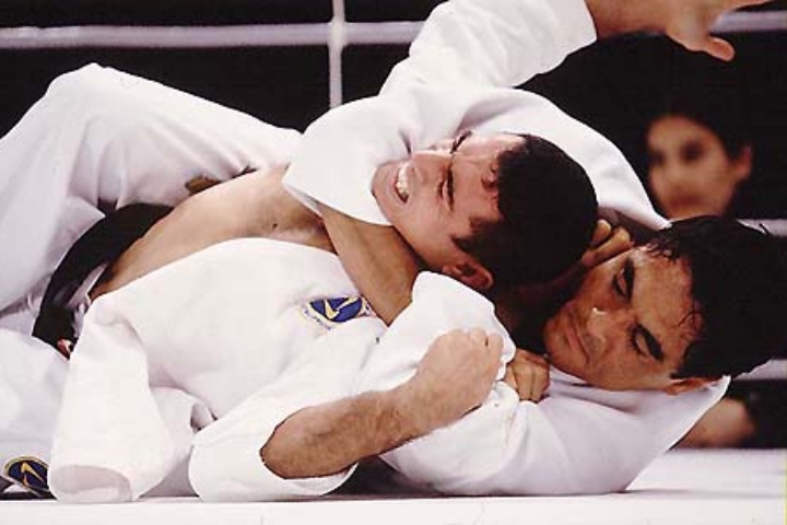 Should You Use The “Regular” Rear Naked Choke In The Gi?