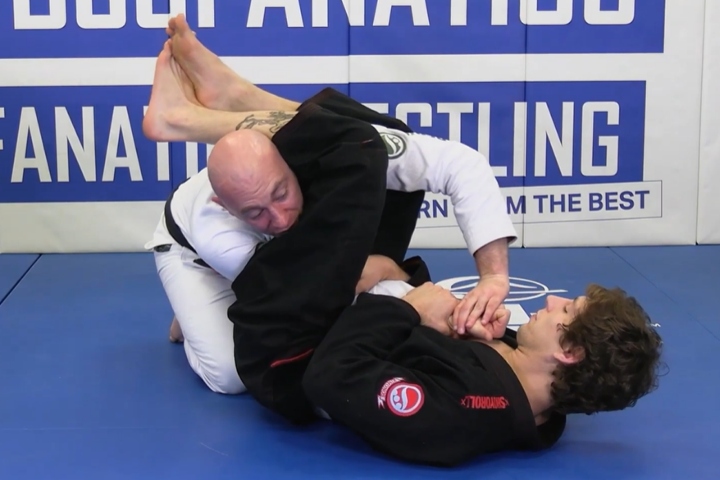 Here’s How To Do The Hitchhiker Escape (Against Armbar From Closed Guard)