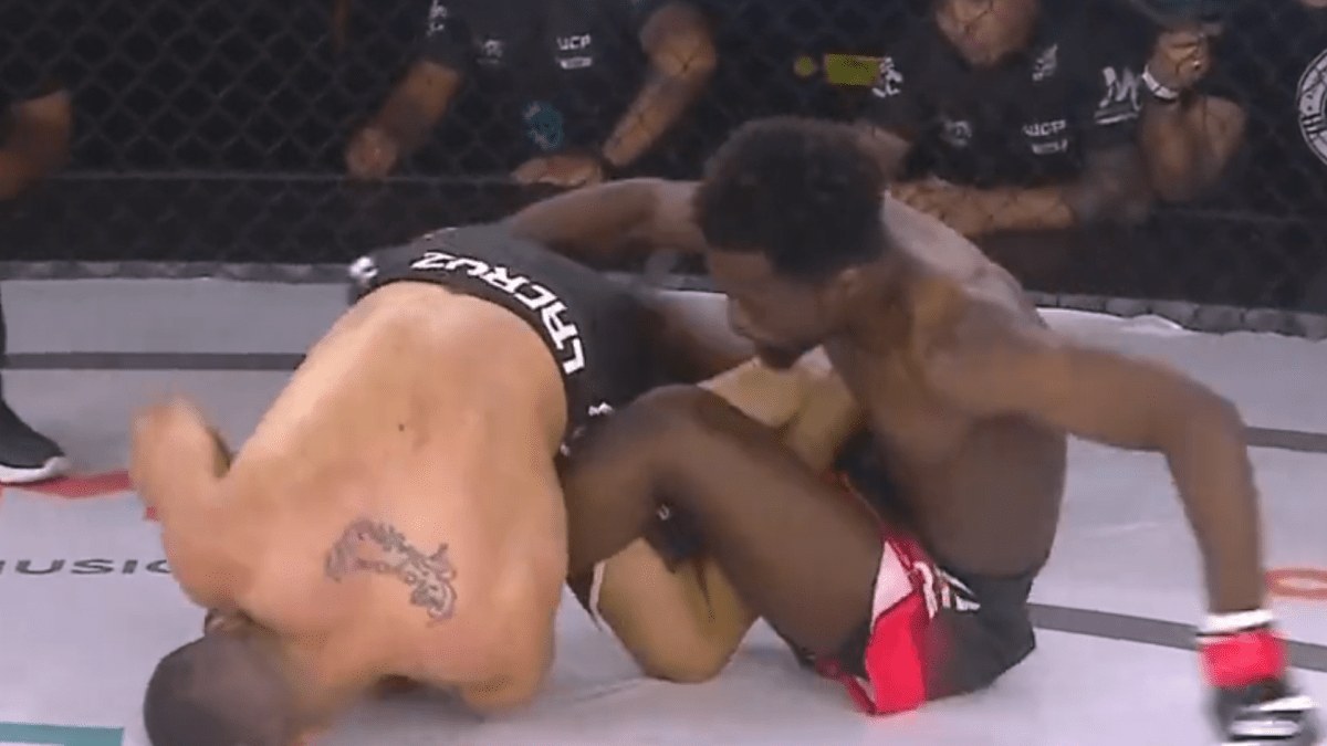Brazilian MMA Fighter Submits Himself With A Leg Lock