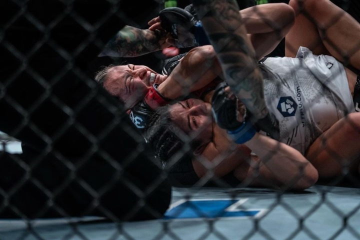 (UFC Austin) Miesha Tate Taps Out Julia Avila With Ferocious RNC Submission